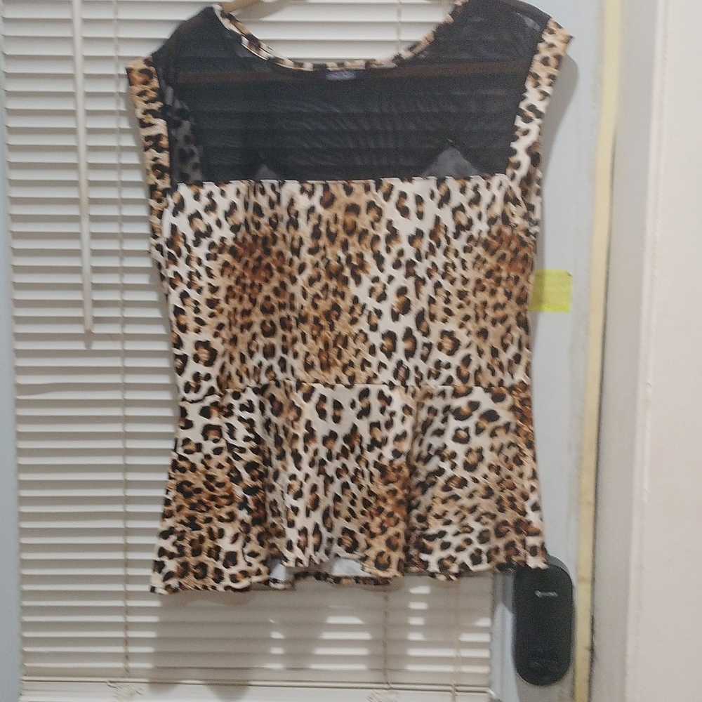 Printed Sheer Top - Picture 2 of 2